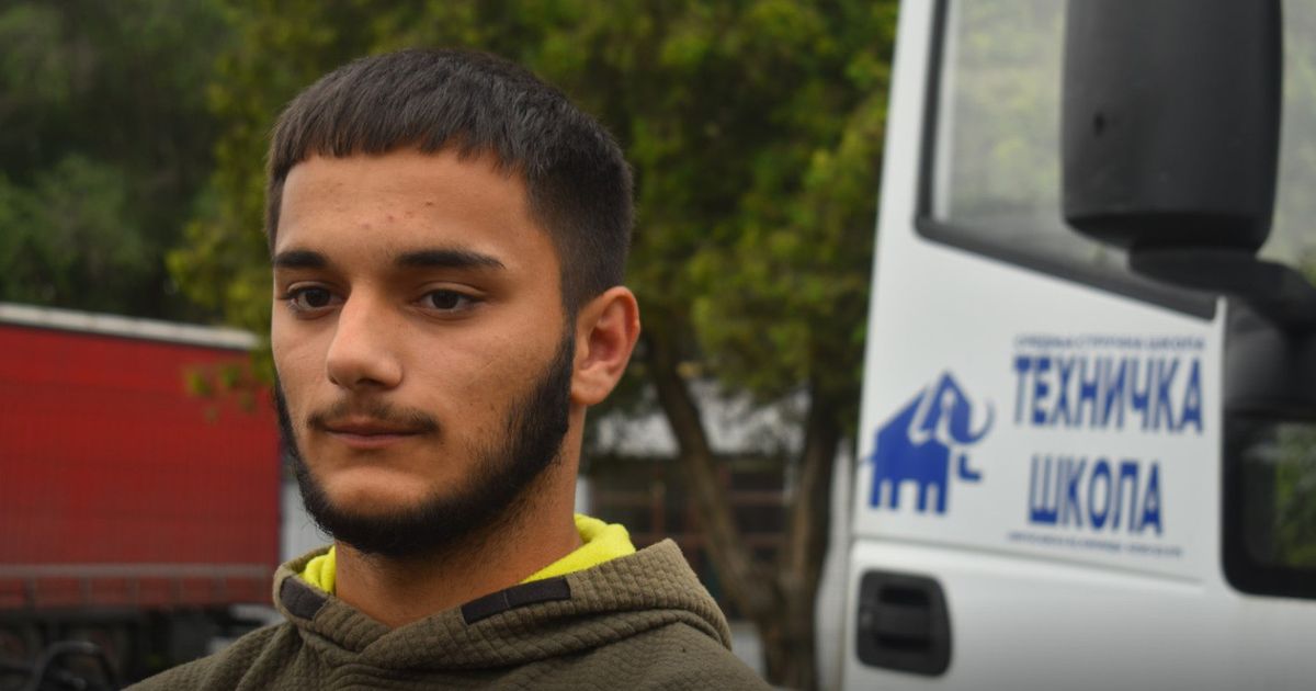 Dragan izabrao šoferski poziv: Lokalna samouprava pomogla Tehničkoj školi da nabavi kamion za obuku