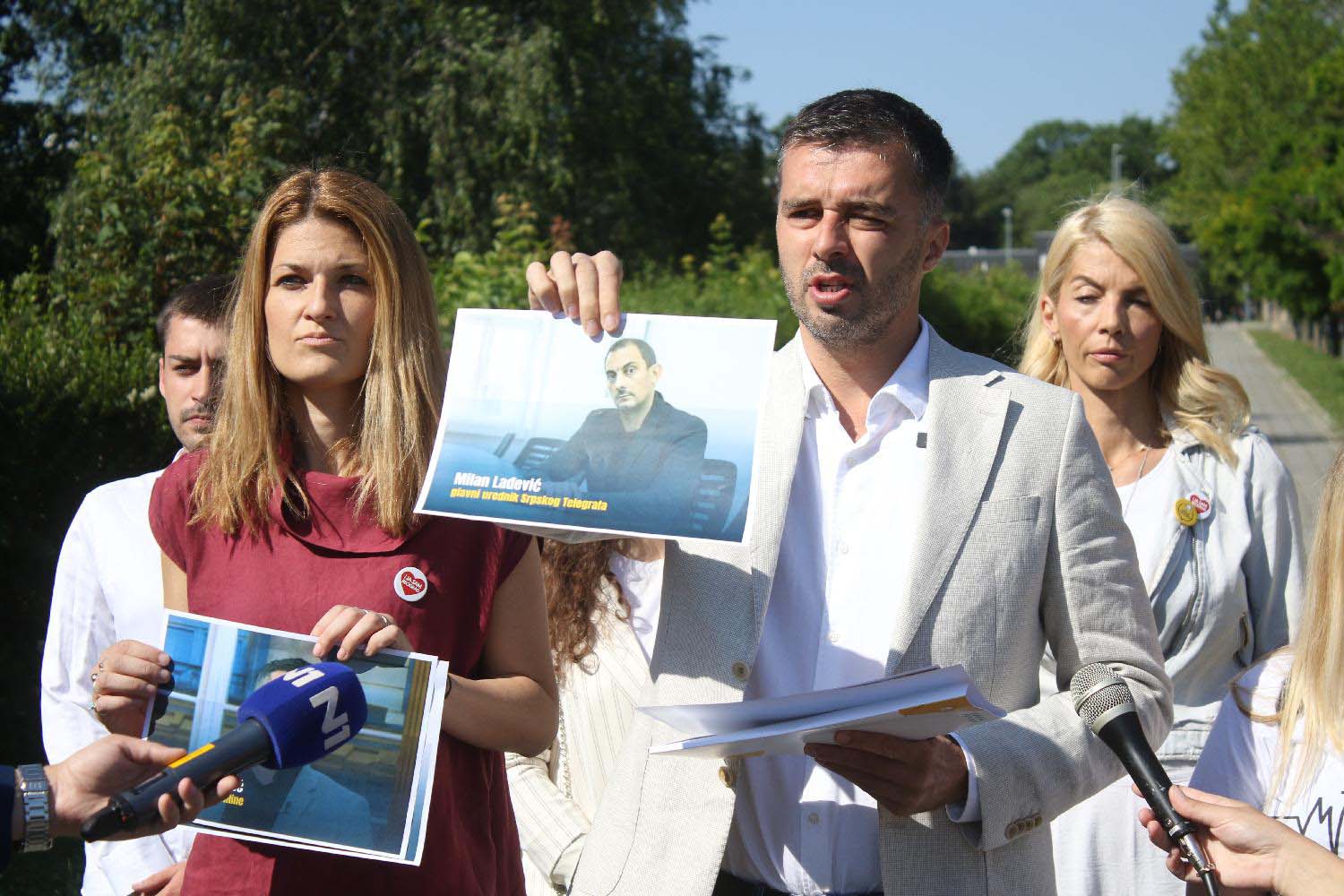 Manojlović: Tabloidi i pojedine televizije u saradnji s pojedincima iz BIA blate političke neistomišljenike