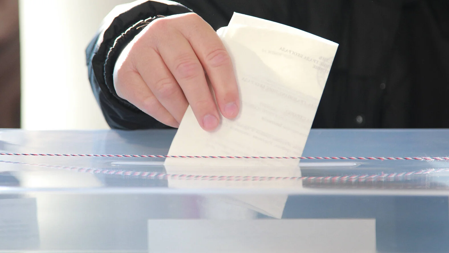 UŽIVO Lokalni i beogradski izbori: Otvorena biračka mesta