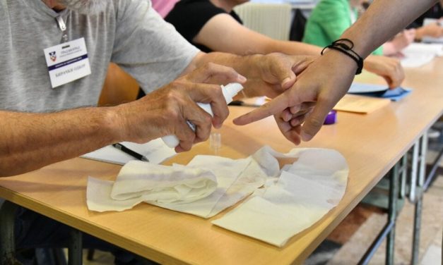 Izborna komisija Vračar saopštila: I opozicija glasala za ispravljanje tehničkih grešaka u zapisnicima