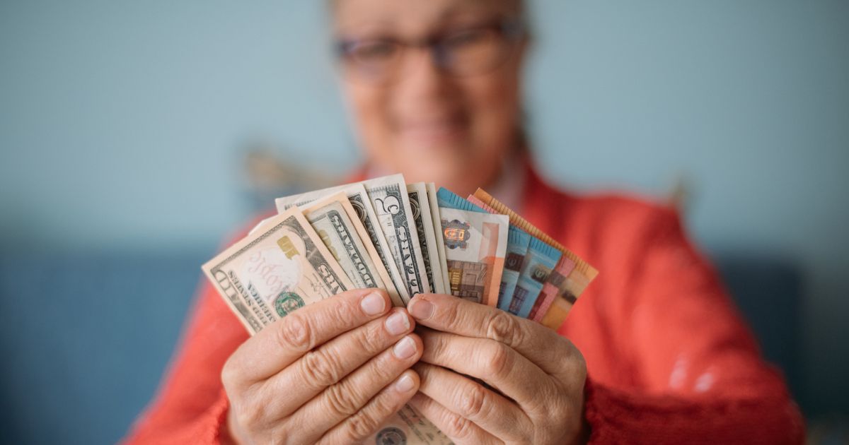 Kakva srećnica! Žena će naslediti MILION dolara od bivšeg dečka s kojim je raskinula pre 35 godina