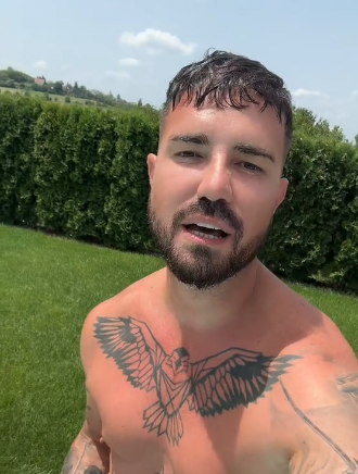 „Da li želiš da ti skinem minić?“ Stojan ZGRANUO ponašanjem otkako je slobodan muškarac, svi osudili odmah: „TI SI IZLAPEO!“