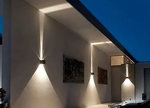 Kako urediti vrt da izgleda moderno i ugodno u večernjim satima