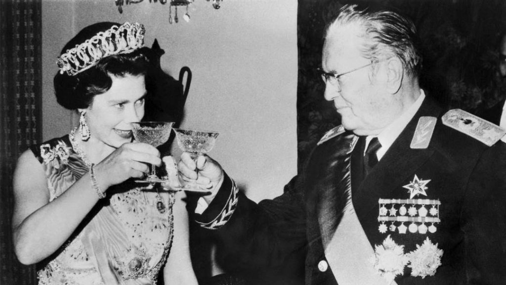 Na čijoj je sahrani bilo više svetskih lidera, Tito ili kraljica Elizabeta?