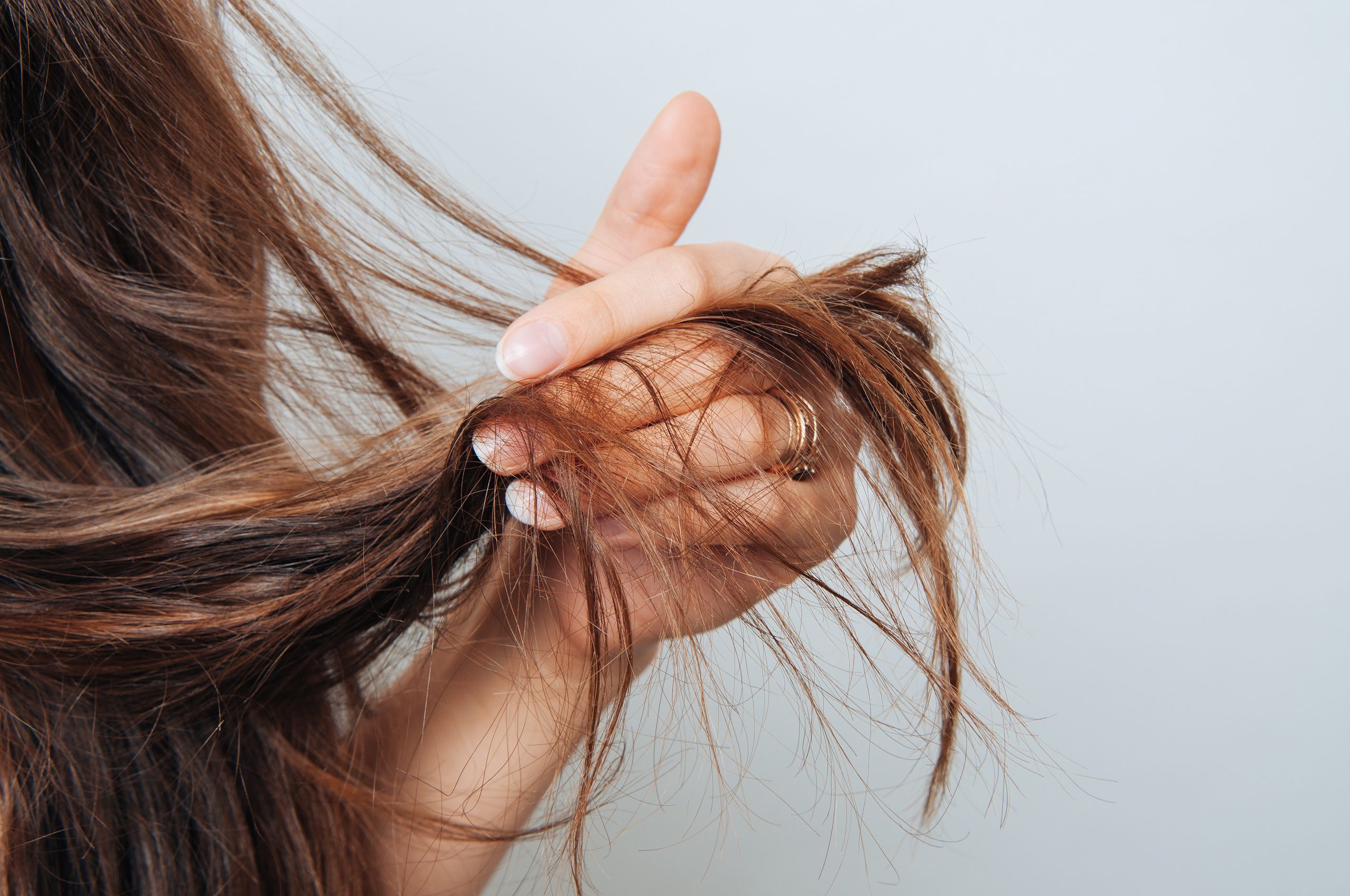 Kako obnoviti oštećenu kosu: 8 mitova u koje smo slepo verovali