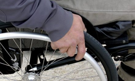 Vlada: Osobe sa invaliditetom na portalu eUprava mogu da se prijave za besplatan parking