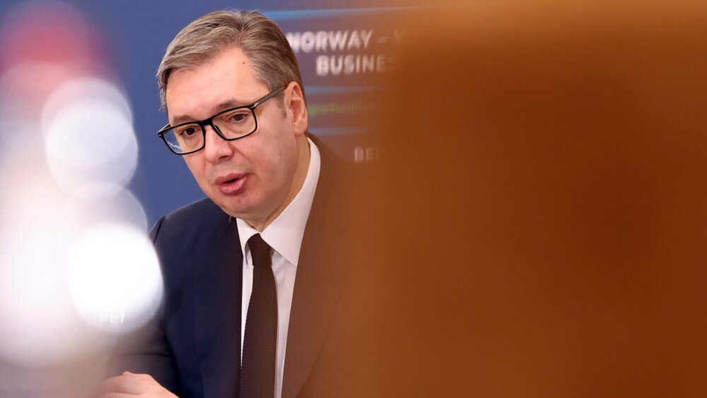 Pink: Vučić na sastanku SNS poručio saradnicima da je spreman da se povuče