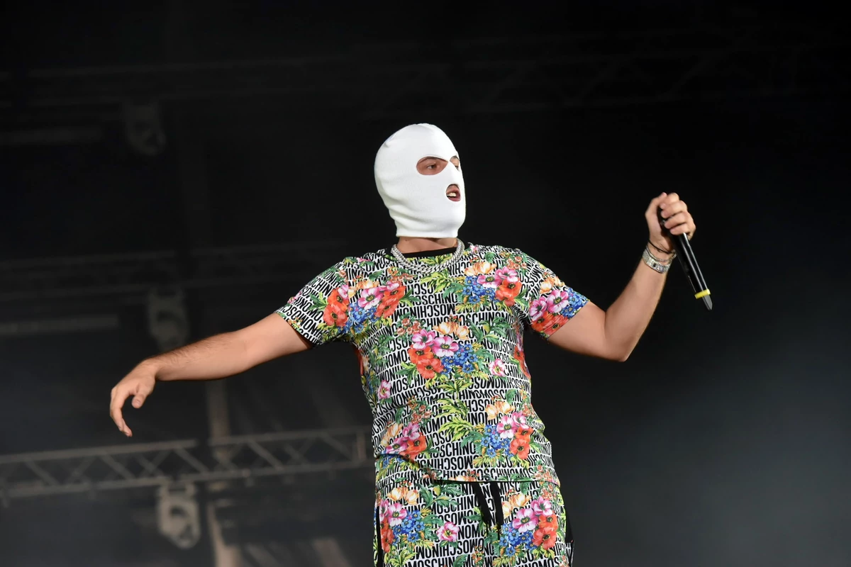 Kako se on to POJAVIO? Reper Devito ZGRANUO IZDANJEM na promociji poznatog fotografa (FOTO)