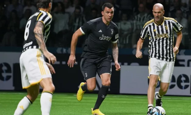 Legende Juventusa obeležile stogodišnjicu kluba u rukama porodice Anjeli