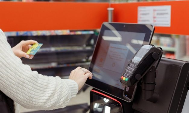 Zašto supermarketi planiraju da smanje broj samouslužnih kasa?