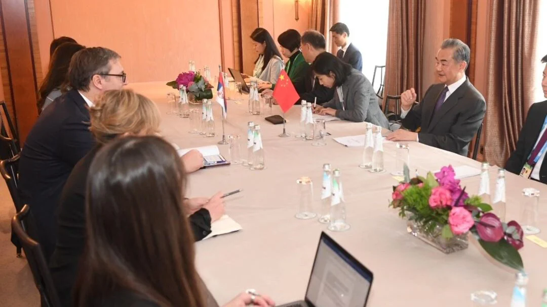 Potvrđeno „čelično prijateljstvo“ dve države i naroda: Vučić i ministar spoljnih poslova Kine razgovarali u Minhenu