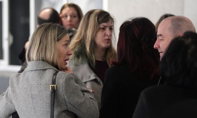 „Drugarica je Sofiji rekla da ne izlazi iz WC. Nije je čula od pucnjave“: Majka o ubistvu ćerke u „Ribnikaru“
