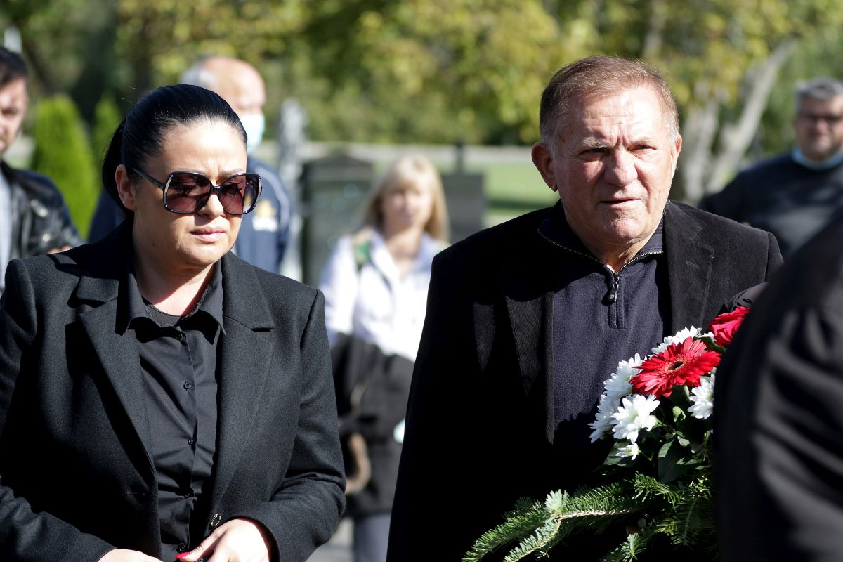 branki-se-u-trenu-srusio-ceo-svet-milosu-bojanicu-otkrivena-teska-bolest.jpg Branki se u trenu srušio ceo svet: Milošu Bojaniću otkrivena teška bolest