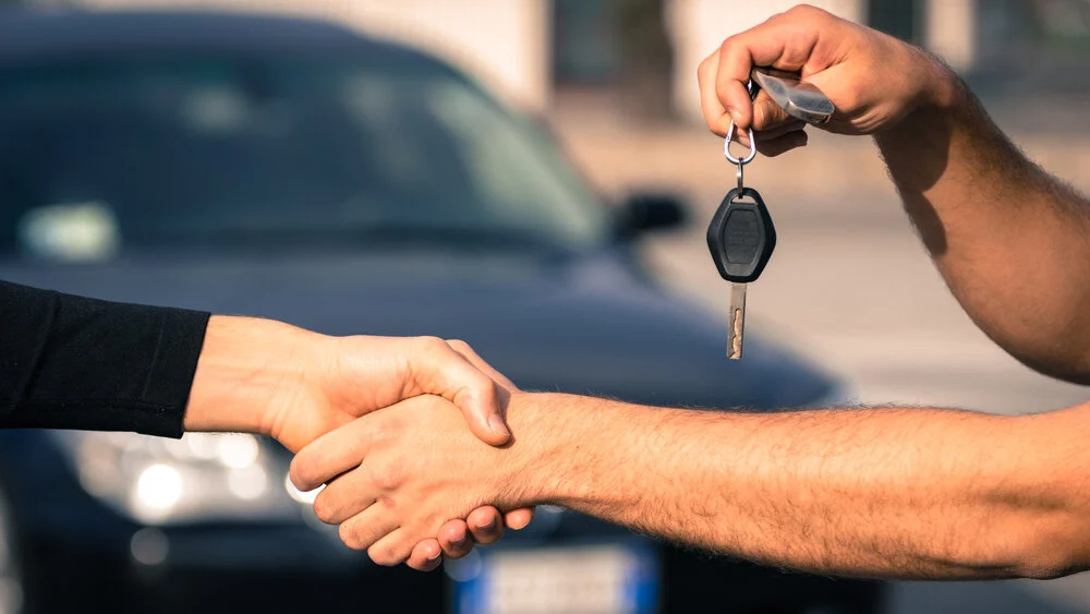 Koliko je prosečnih plata potrebno da se kupi nov automobil u Srbiji?