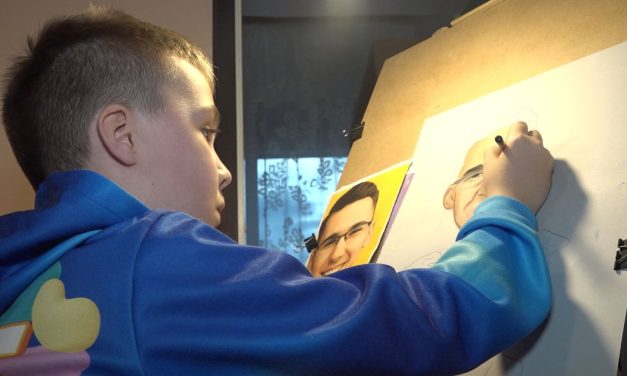 Preslatki Marko (8) je najmlađi karikaturista u Srbiji: Crta kao od šale, a evo zašto ga zovu Zmaj