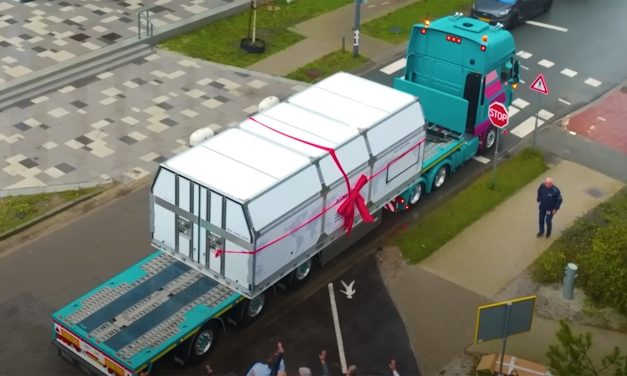 Najveći „unboxing“ koji ste ikada videli, vredan skoro pola milijarde US$