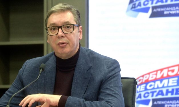 „Vi ste stub porodice i države“: Ovako je predsednik Aleksandar Vučić čestitao praznik damama