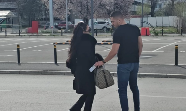 Aleksandra Mladenović u javnosti sa NOVIM DEČKOM – Sin je uspešnog biznismena i tretira je kao PRINCEZU! (FOTO)