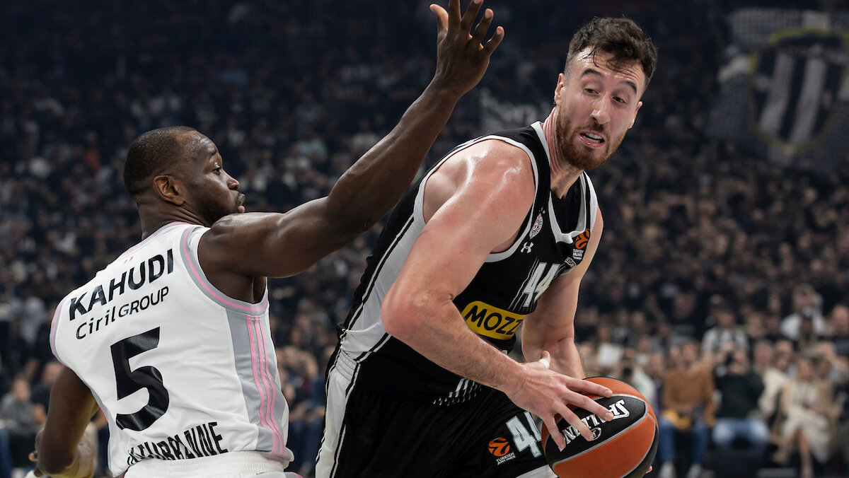 asvel-ucinio-uslugu-partizanu-ali-bajern-preti.jpg Asvel učinio uslugu Partizanu, ali Bajern preti