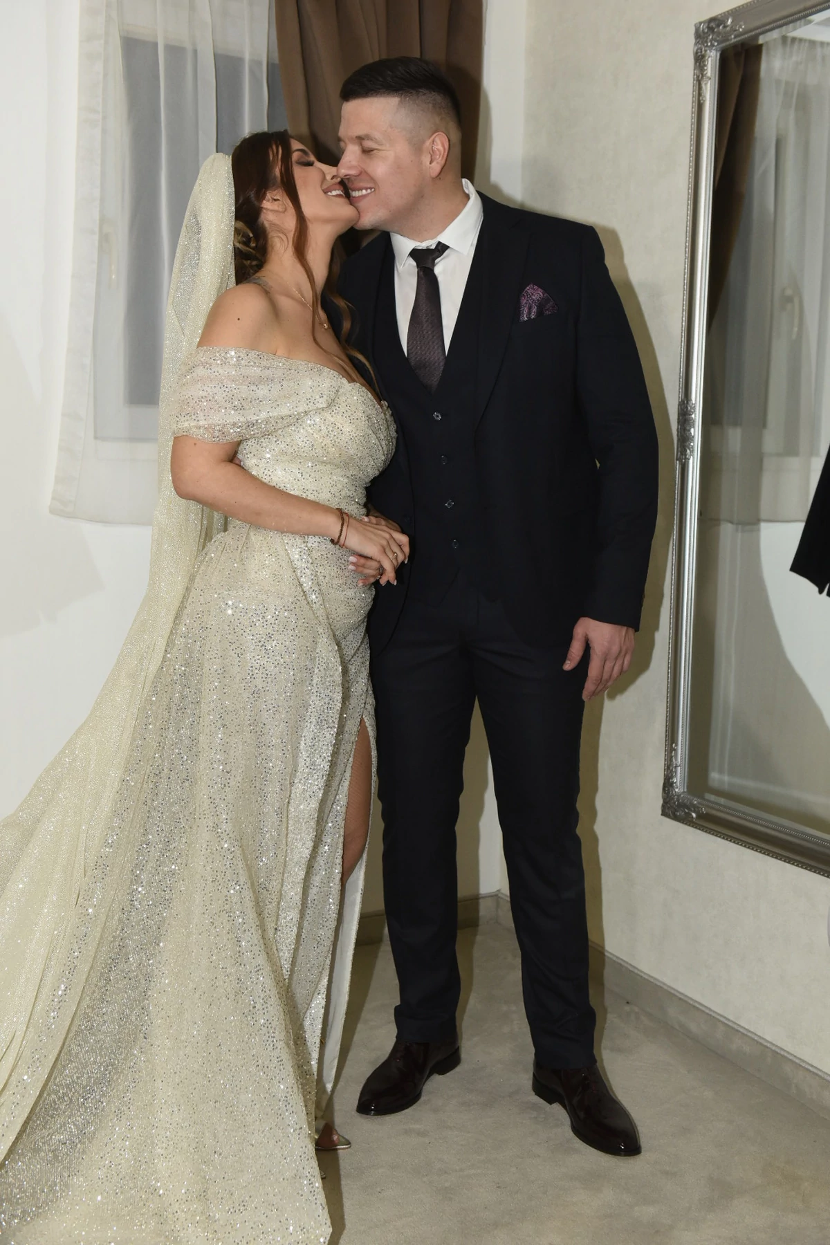 jelena-radanovic-legla-preko-slobe-nasred-teretane-prizor-izazvao-lavinu-komentara.jpg Jelena Radanović legla preko Slobe nasred teretane: Prizor izazvao lavinu komentara!