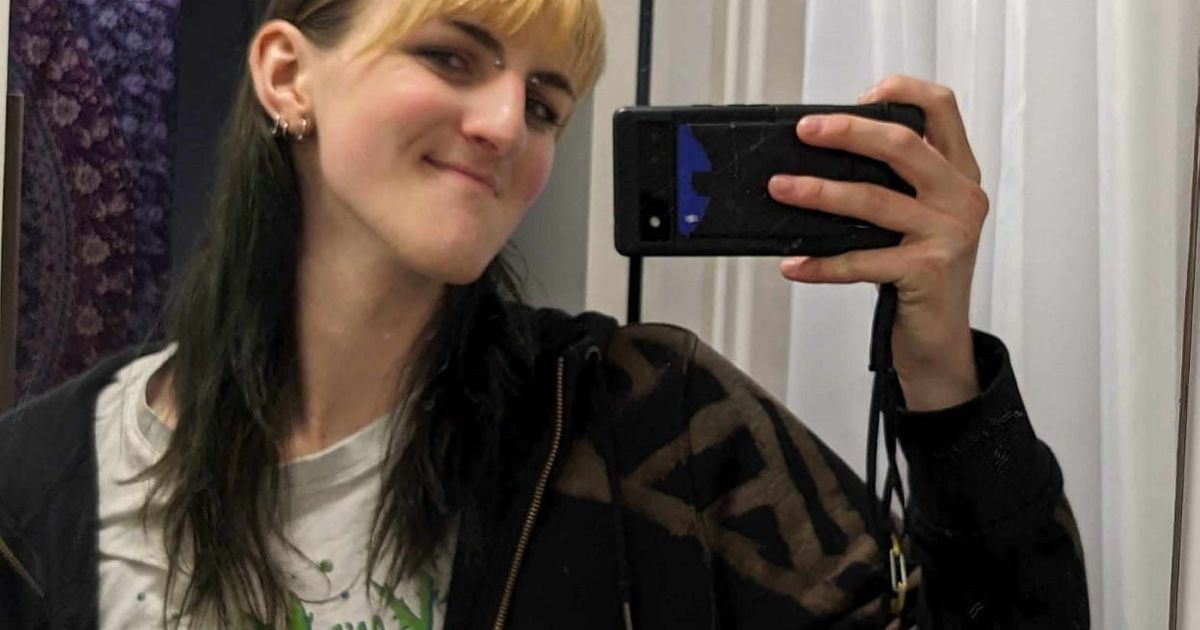 eni-20-usla-u-voz-pre-2-meseca-pa-nestala-bez-traga-policija-sumnja-na-najgore-oglasila-se-i-porodica.jpg Eni (20) ušla u voz pre 2 meseca, pa nestala bez traga: Policija sumnja na najgore, oglasila se i porodica