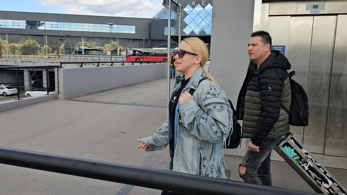 Paparaco: „Umorna i lepa“ Milica Todorović na aerodromu!