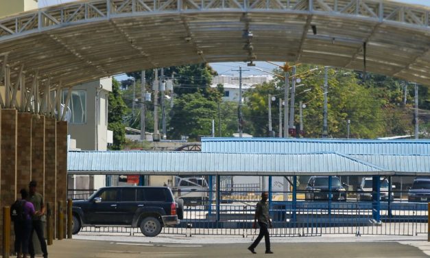 U Majami stigao prvi let s američkim građanima koji beže s Haitija