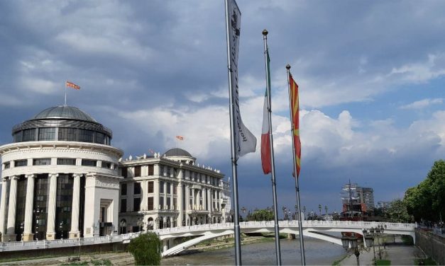 Svih sedam kandidata za predsednika S.Makedonije predalo Izbornoj komisiji liste s potpisima podrške