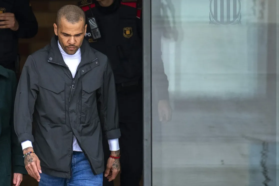 uz-kauciju-od-milion-eura-dani-alves-izasao-iz-zatvora-nakon-15-mjeseci.jpg Uz kauciju od milion eura: Dani Alveš izašao iz zatvora nakon 15 mjeseci