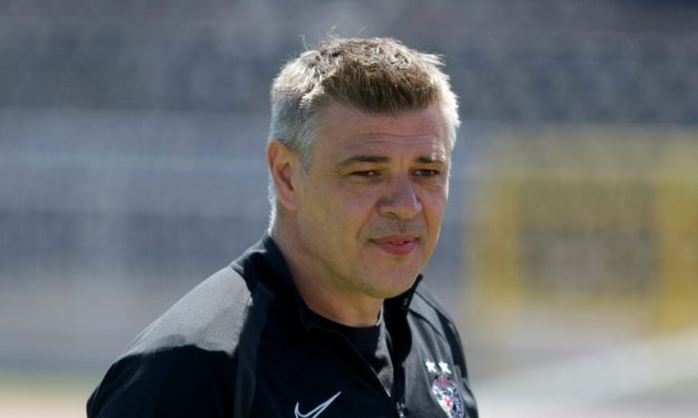 Deset mlađa i lepa kao san: Ovako izgleda devojka koju Savo Milošević drži kao malo vode na dlanu FOTO