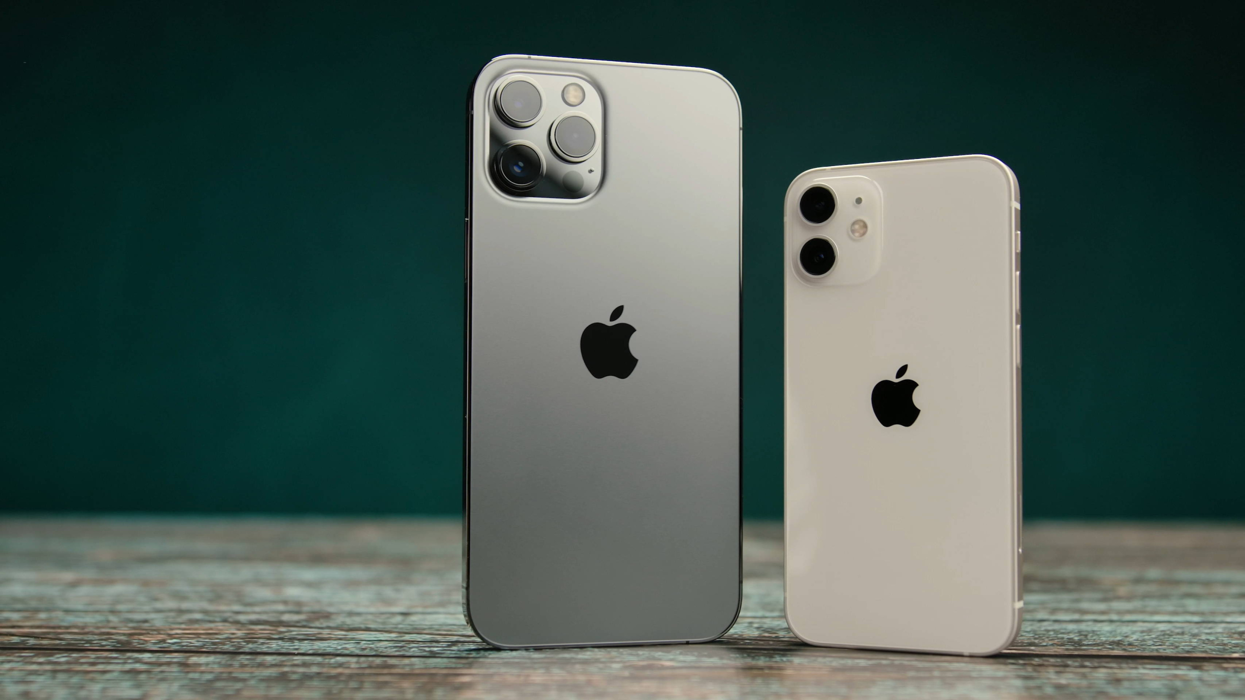 Vaš iPhone 12 preko iOS 17.4 ažuriranja sada ima podršku za bežično Qi2 punjenje