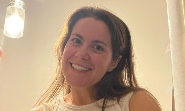 Mama rešila da svoju decu u vrtić šalje u čistoj odeći, ali sa flekama: Komentari su raznoliki