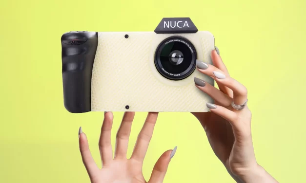 „Nuca“ je fotoaparat koji svaku fotografiju pretvara u golotinju