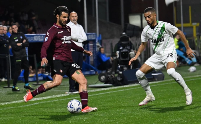 salernitana-u-91-puvukla-sasuolo-u-ambis-zajedno-sa-sobom.jpg Salernitana u 91. puvukla Sasuolo u ambis, zajedno sa sobom