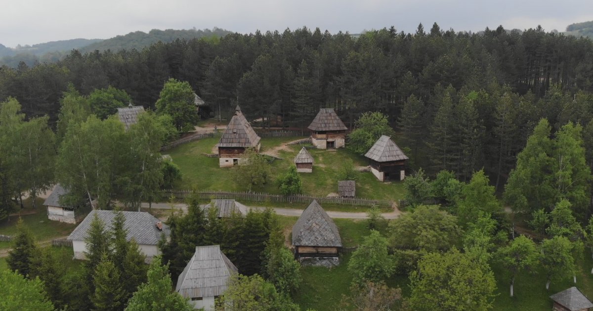 jedinstveni-muzej-na-otvorenom-jedna-je-od-atrakcija-na-najpoznatijoj-srpskoj-planini.jpg Jedinstveni muzej na otvorenom jedna je od atrakcija na najpoznatijoj srpskoj planini
