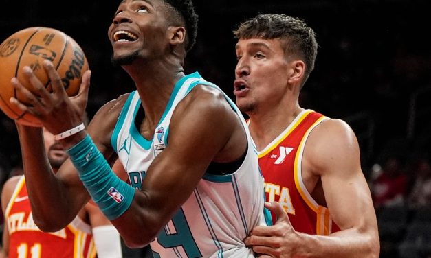 Bogdan Bogdanović dominirao, Pokuševski i Micić se radovali: „Srpski“ NBA derbi rešen posle preokreta i drame