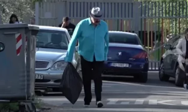 Paparaco: Haris Džinović baca đubre i pljuje po ulici!