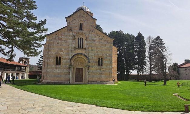Iguman Sava Janjić sa Makovcem o zaštiti srpske crkvene baštine na KiM