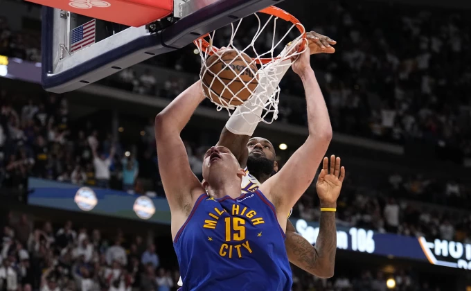 jokic-zakucao-lebrona-i-lejkerse-10.jpg Jokić „zakucao“ Lebrona i Lejkerse, 1:0!
