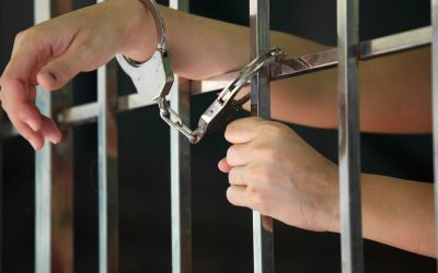 Uhapšeno 13 zatvorskih čuvara optuženih za mučenje maloletnika