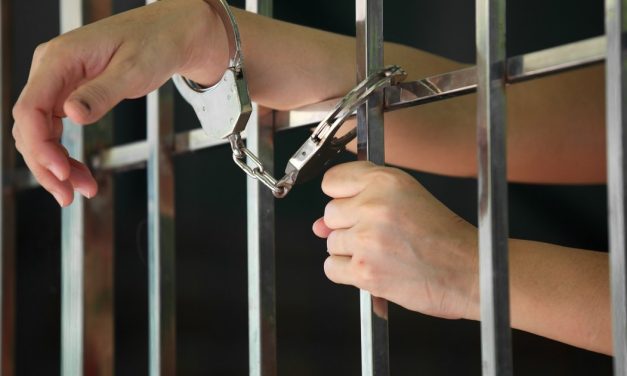 Uhapšeno 13 zatvorskih čuvara optuženih za mučenje maloletnika
