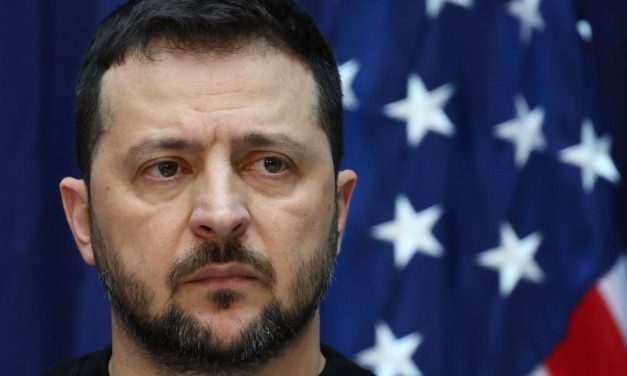 Zelenski: Ukrajina iščekuje isporuke oružja i municije od SAD