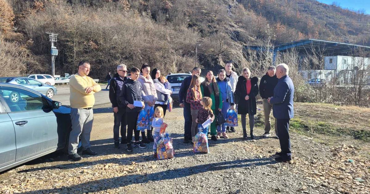 stigla-pomoc-srbima-na-kosmetu-od-sunarodnika-iz-banjaluke-ovo-je-potvrda-da-mislimo-o-nasima-na-kim.jpg Stigla pomoć Srbima na Kosmetu od sunarodnika iz Banjaluke: Ovo je potvrda da mislimo o našima na KiM