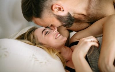 Nezaboravan seks: Žena doživljava neverovatne orgazme uz ovu jednostavnu pozu, isprobajte je i vi!