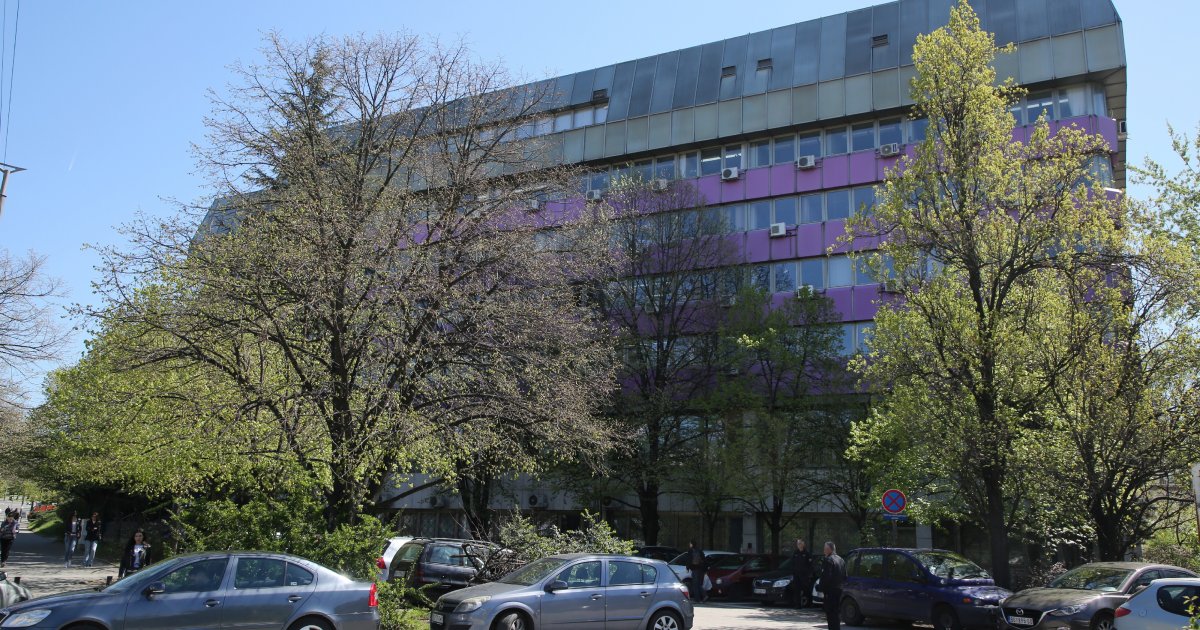poreska-uprava-ne-radi-do-6-maja-evo-sta-je-sa-obavezama-koje-dospevaju-na-uskrs.jpg Poreska uprava ne radi do 6. maja: Evo šta je sa obavezama koje dospevaju na Uskrs