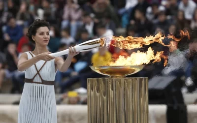 Olimpijski plamen predat Parizu!