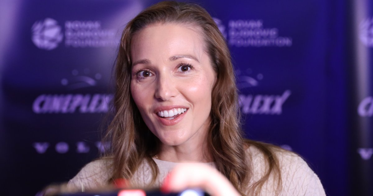 jelena-djokovic-se-prisetila-prvog-poljupca-postavili-joj-intimno-pitanje-ona-se-postidela-volela-bih-da.jpg Jelena Đoković se prisetila prvog poljupca! Postavili joj intimno pitanje, ona se postidela: Volela bih da…