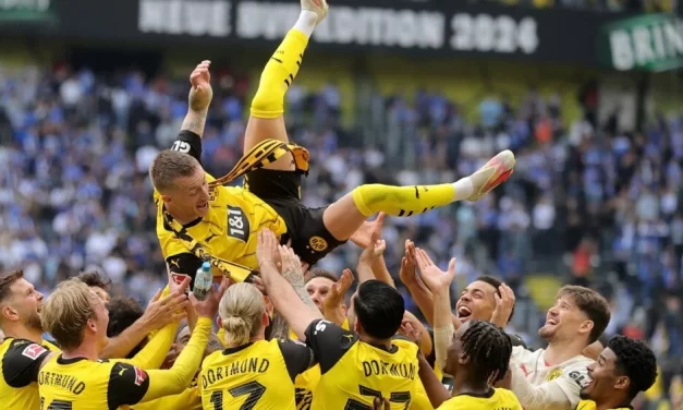 Na oproštajnoj utakmici u Dortmundu legendarni fudbaler Borusije častio pivom sve gledaoce