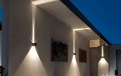 Kako urediti vrt da izgleda moderno i ugodno u večernjim satima